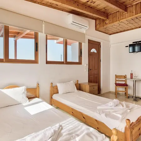Saint Loukas Ξενοδοχείο με διαμερίσματα 3*